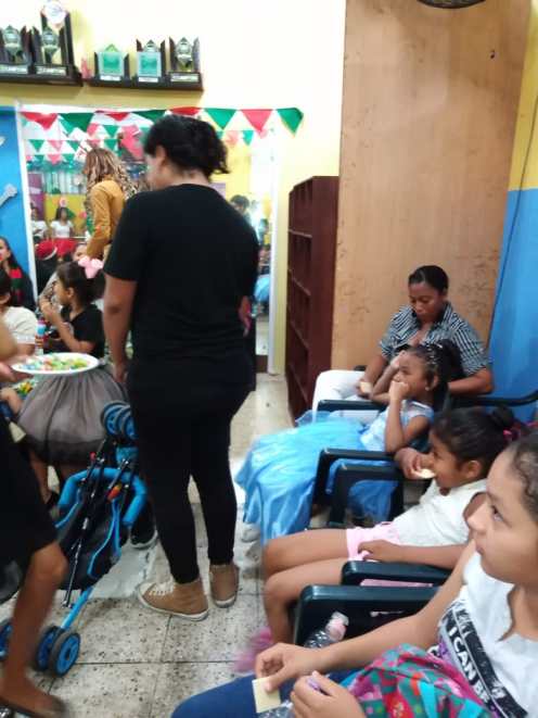 Agasajo de niños con VIH - SIlueta X - Cámara LGBT - Transmasculinos Ecuador 2019 -niños enfermeddes catastroficas (87)