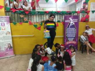 Agasajo de niños con VIH - SIlueta X - Cámara LGBT - Transmasculinos Ecuador 2019 -niños enfermeddes catastroficas - Diane Rdríguez (16)